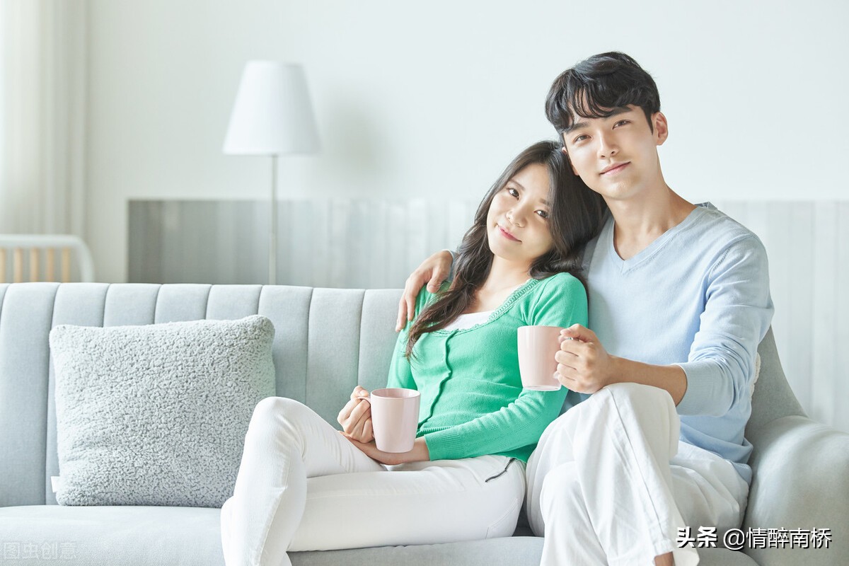 吴奇隆刘诗诗带儿子出游：相差17岁又如何，嫁给爱情一样幸福