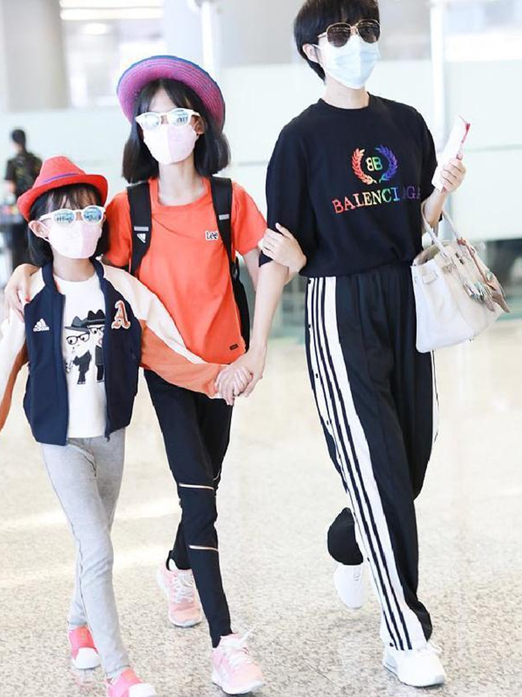 陆毅女儿愈发像鲍蕾，贝儿12岁腿真瘦成筷子！肉都长爸爸身上了