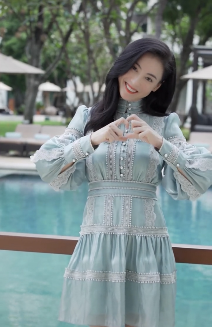 张柏芝最近身材是“反弹”了吗，侧面看似“圆