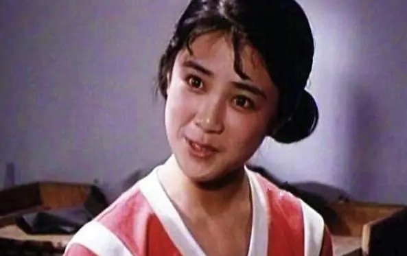 “美艳狐妃”傅艺伟的毁灭史，她的故事远比你