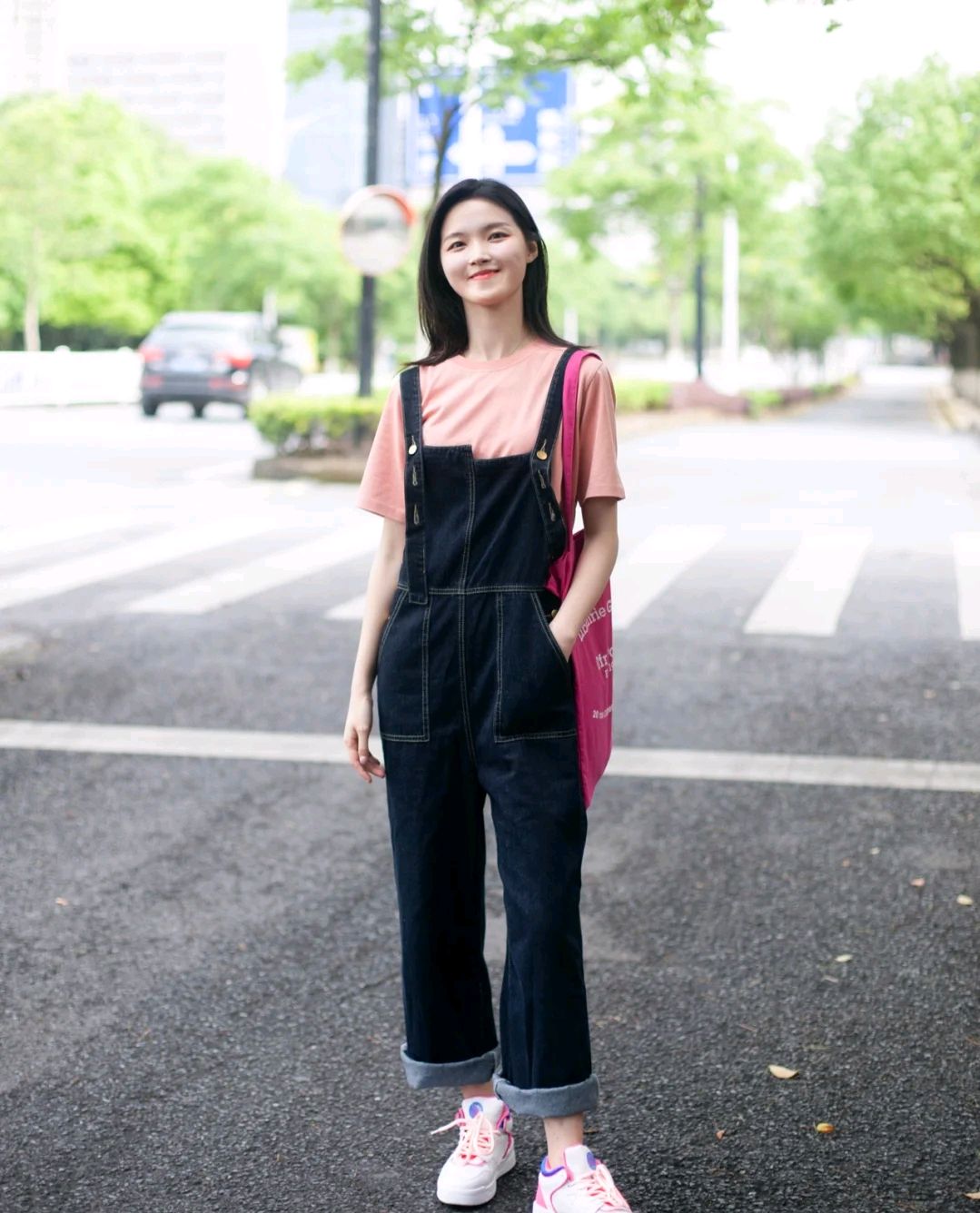 服裝穿搭是女生的門面，精致的穿搭風格，可以完美呈現優雅氣質