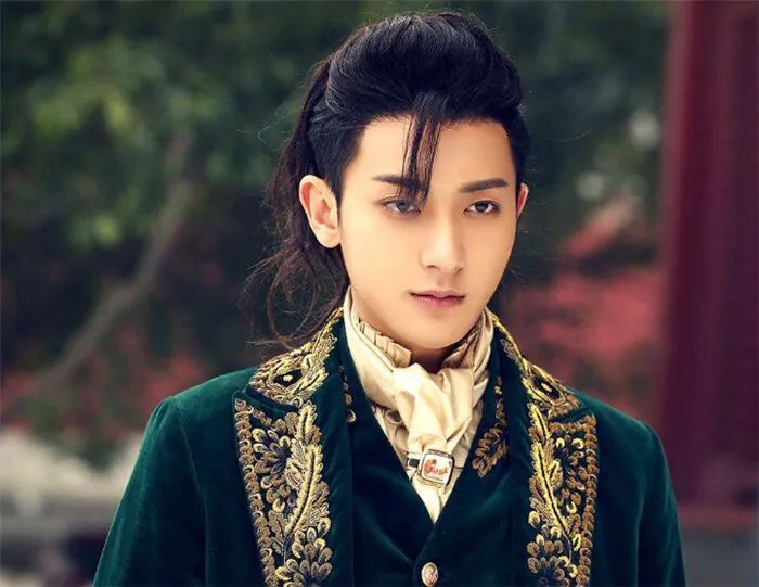 最受欢迎的男歌手排行：王俊凯仅第五，华晨宇