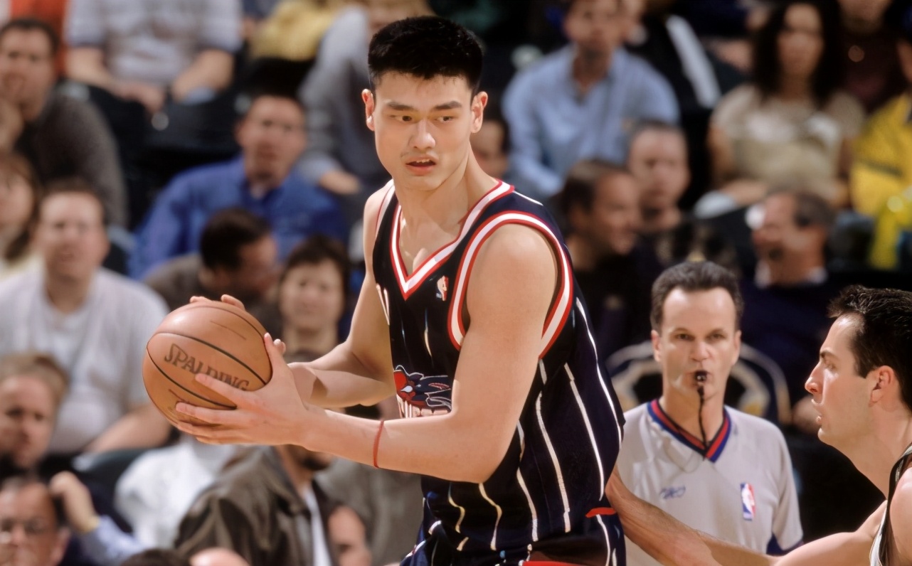 姚明首秀18週年！火箭球迷想念「巨人」：他和哈登威少聯手將無敵！-黑特籃球-NBA新聞影音圖片分享社區