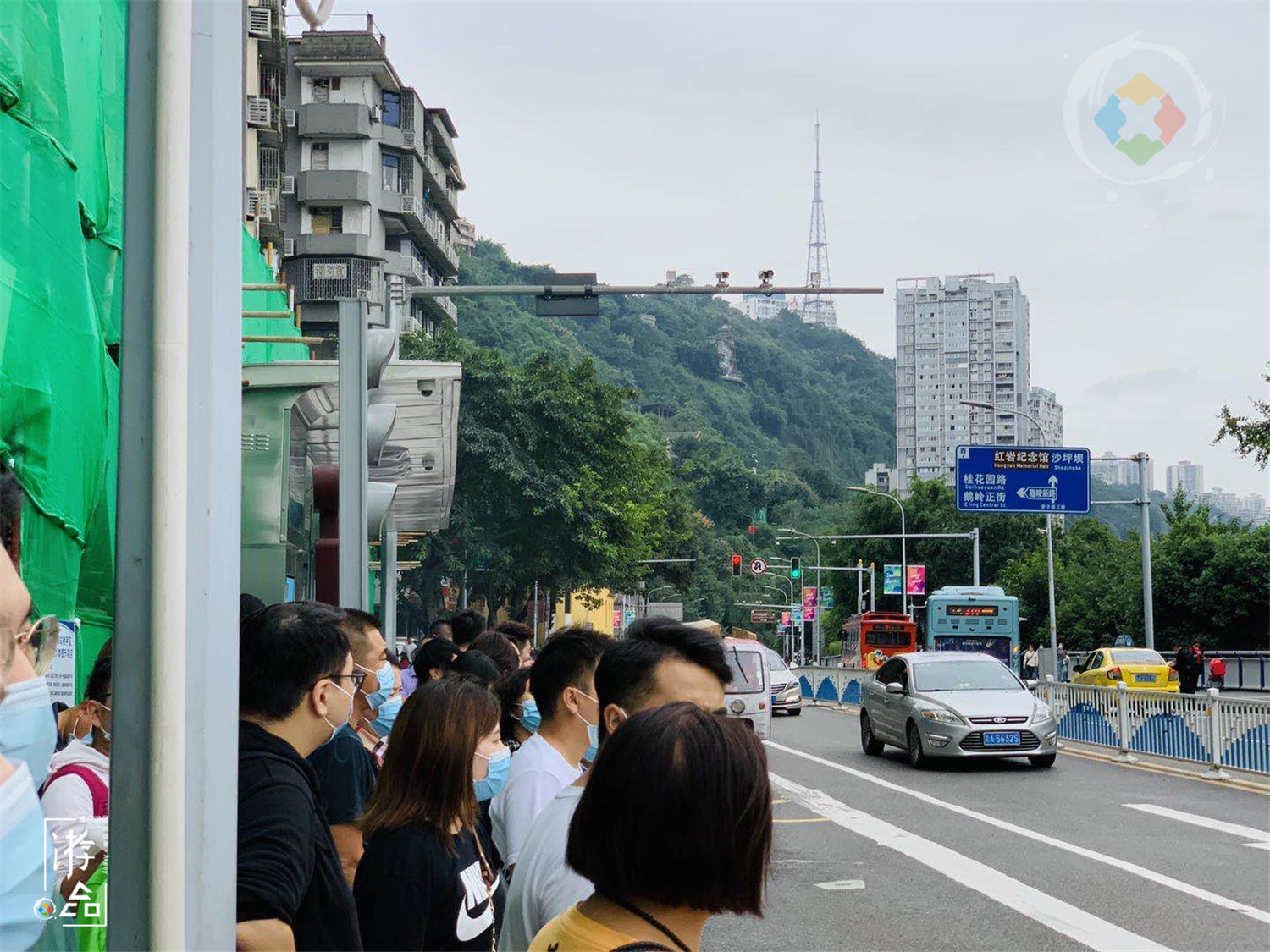 重庆李子坝初步升级，打造游客中心，还只是个网红打卡地吗？