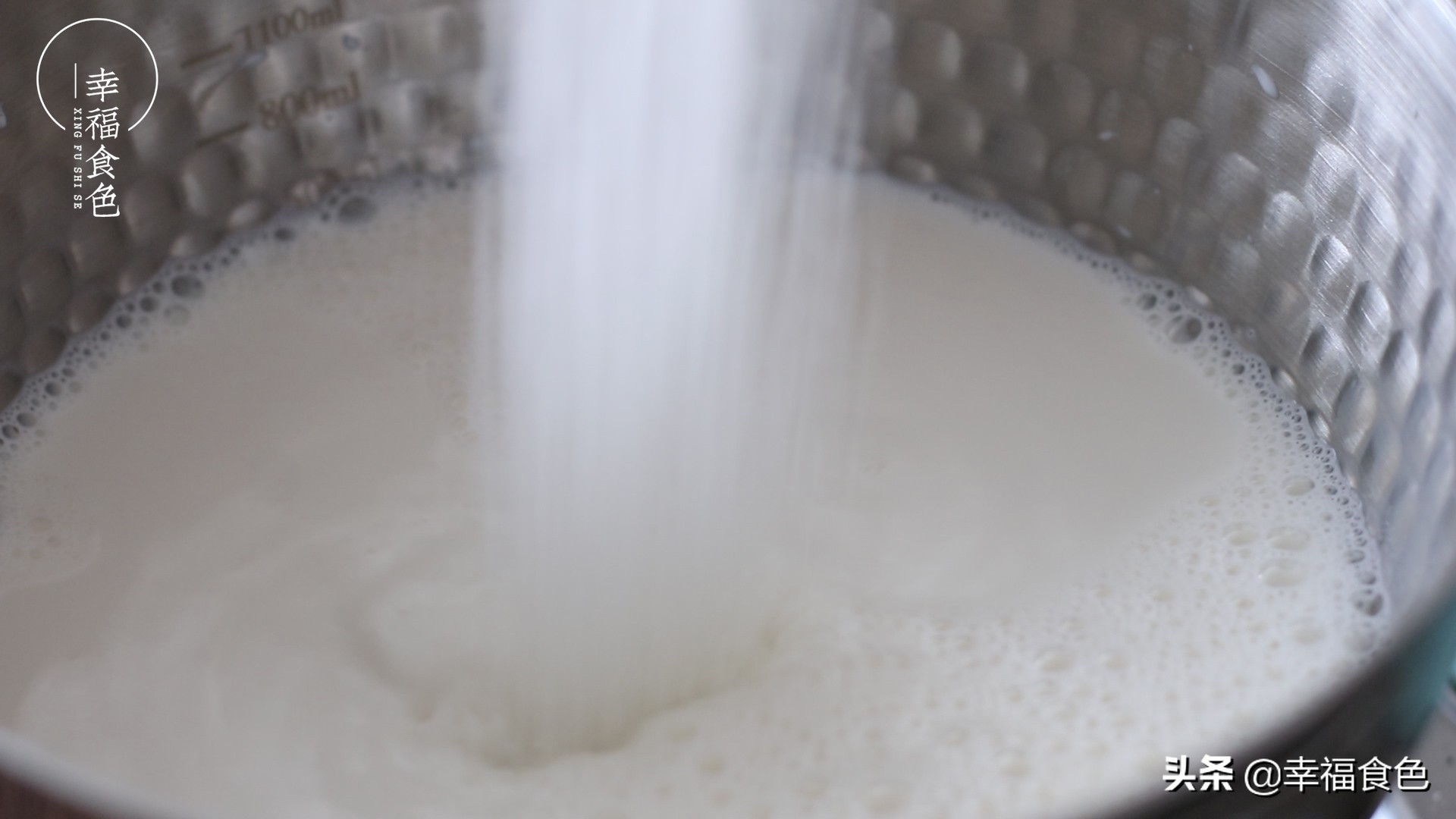 喝不完的牛奶烤一烤，甜嫩香滑的焦糖布丁就好了，孩子抢着吃