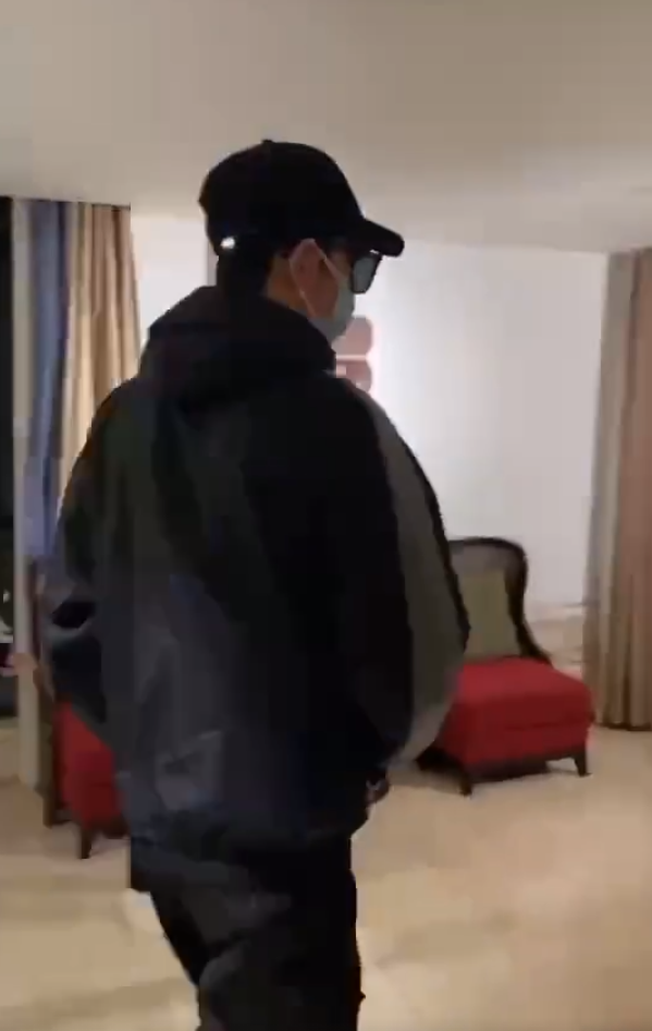 The fact that resemble battle is miserable! Knock off by bastard block up in hotel room entrance, the password returns doubt to be like be pressed to enter by chaos do not go