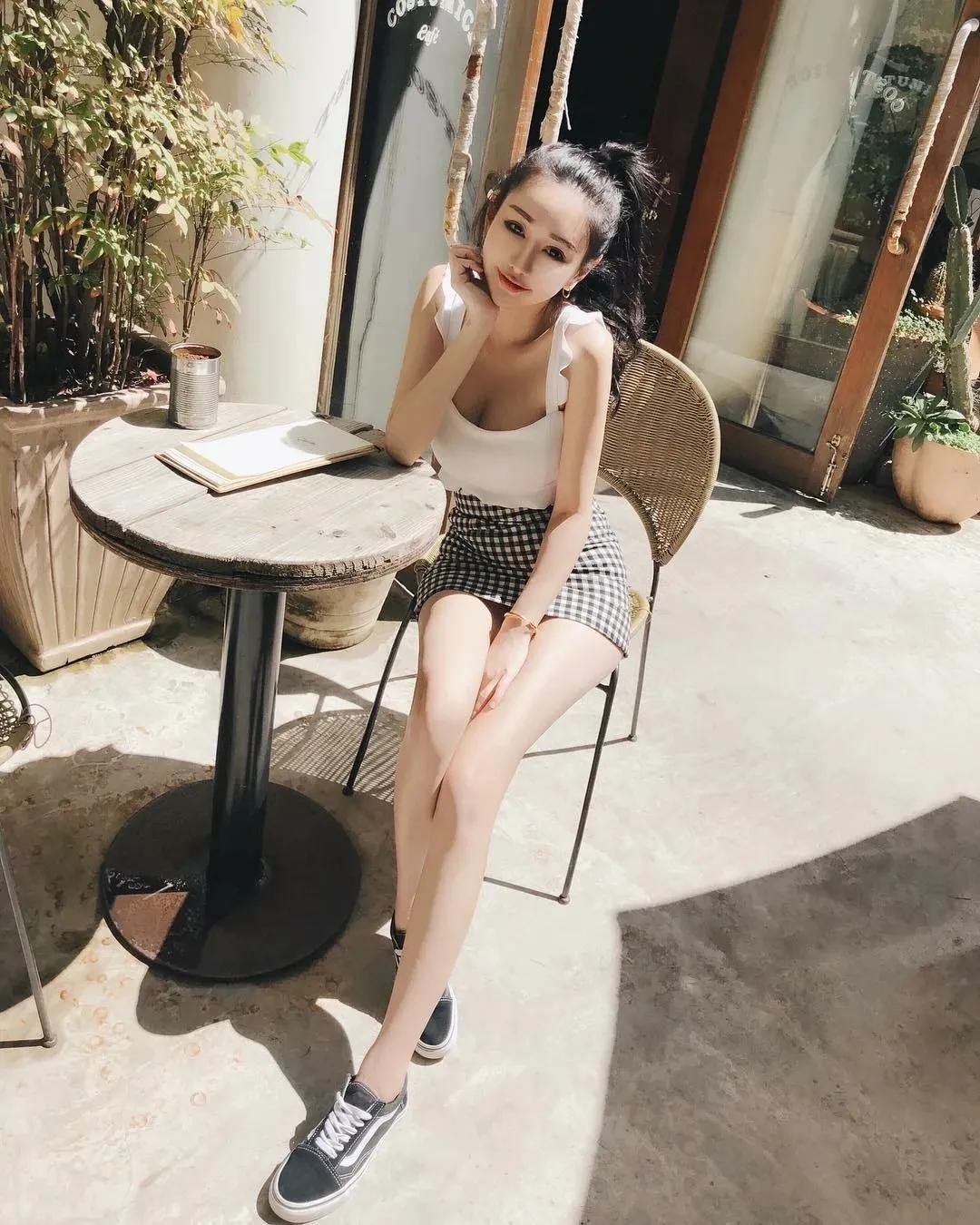 颜值高身材好ins美女小姐姐街拍大片图片