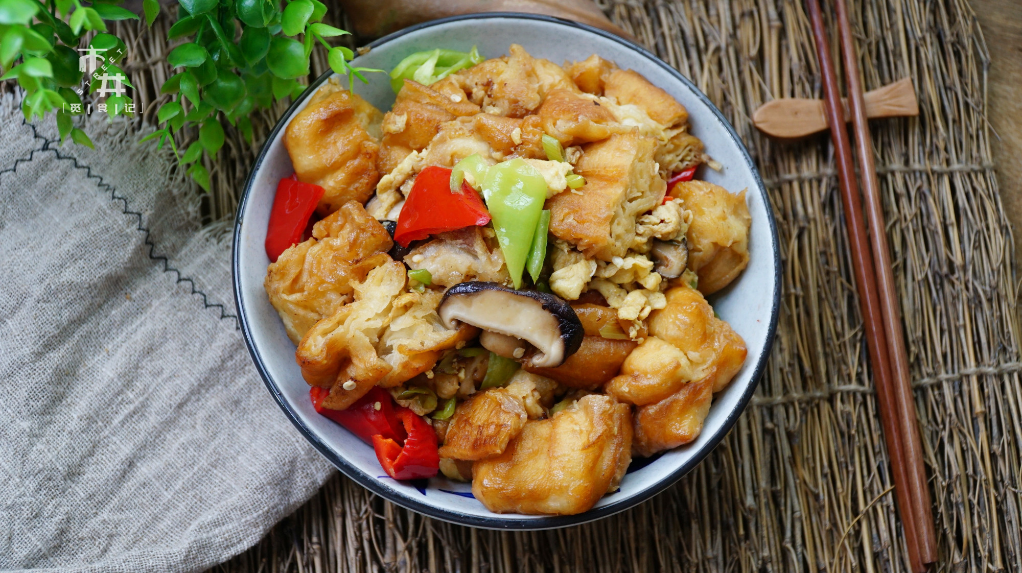 不管剩馒头剩油条，我家从不蒸着吃，学会一招