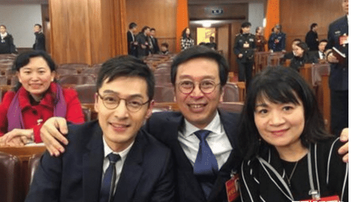 ​人民大会堂不许化妆，明星也素颜参加：看到真实模样你认识几个
