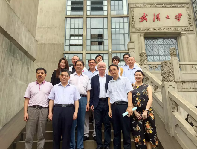 湖南80后女博士，30岁掌管上市公司，获雷军当众道谢，凭啥？