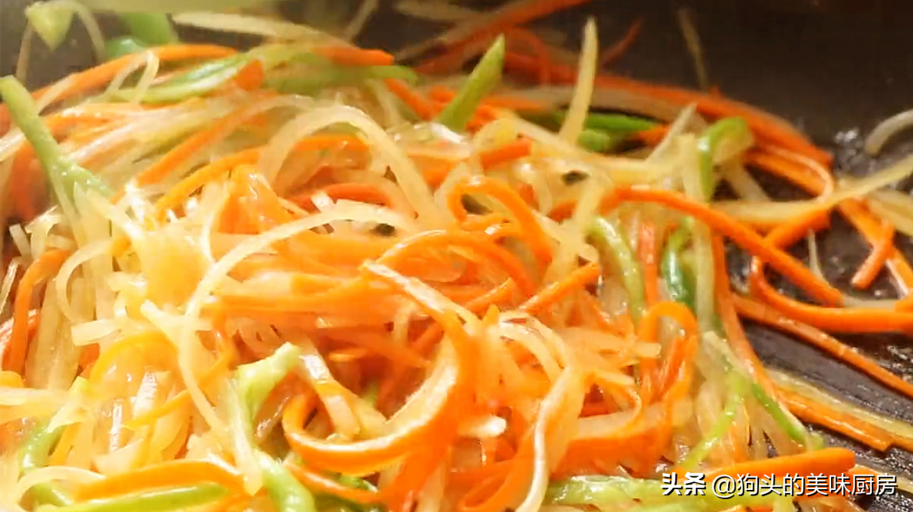 早餐這樣做太好吃了，有麵粉跟土豆就行，做一次饞一次，真解饞