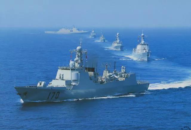 面对美日赤裸裸的挑衅，055首舰“南昌”号亮剑日本海