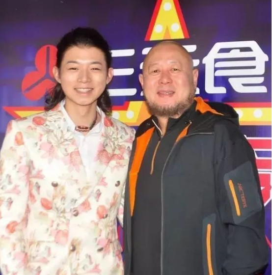 有一种整容叫霍尊留短发，和长发时判若两人，