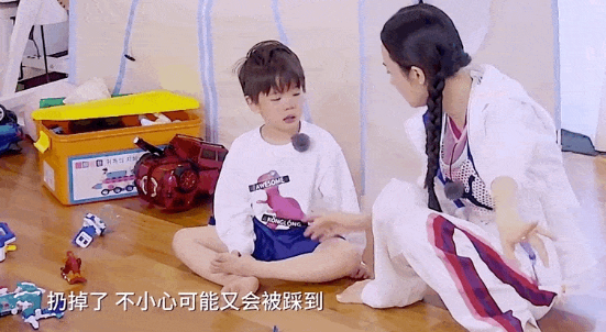 看到7歲嗯哼的偷拍照，才知道霍思燕有多狠，難怪兒子這麼優秀