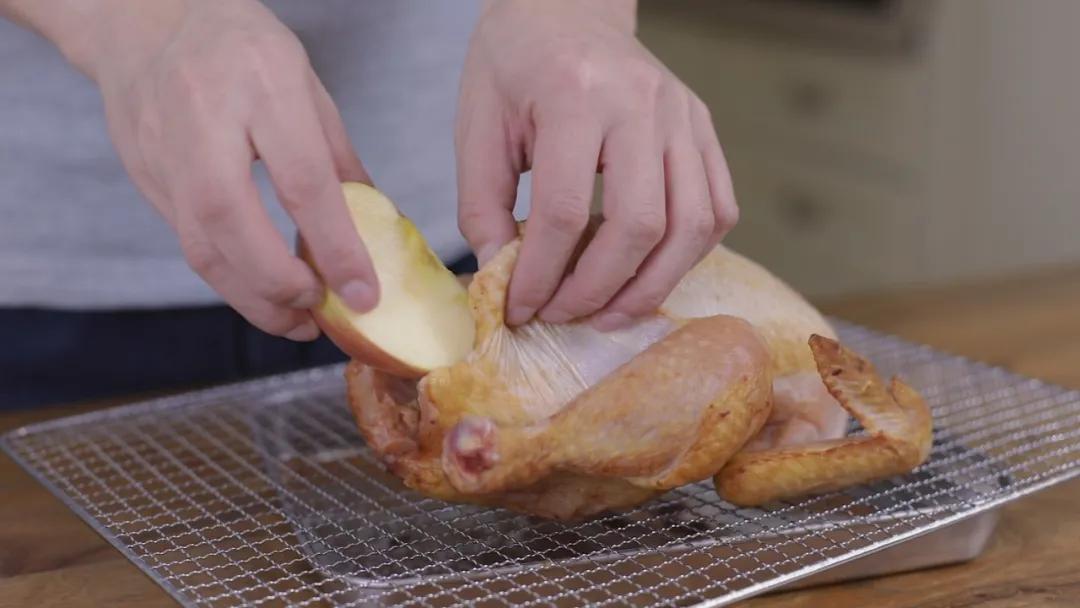 别出去排队了！巨香巨好吃的烤鸡在家就能做，超有圣诞内味儿