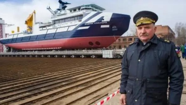 造价9500万！新型万吨“杀手锏”舰船下水，让美