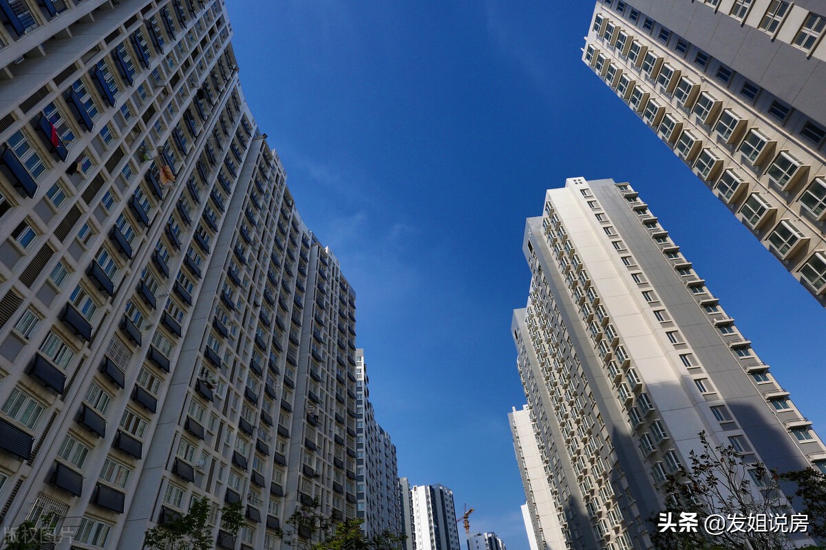 買房牢記9字真言：“買中、買邊、買三、不買二”，很實用的建議