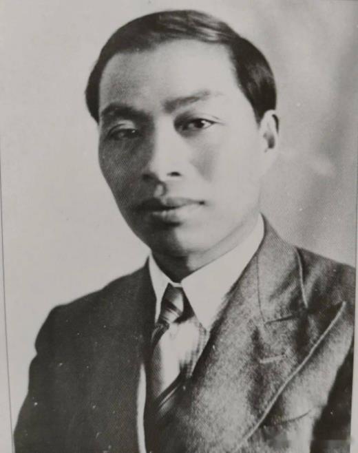 女红军与丈夫分别后，被敌人卖给地主，26年后才知前夫成开国上将