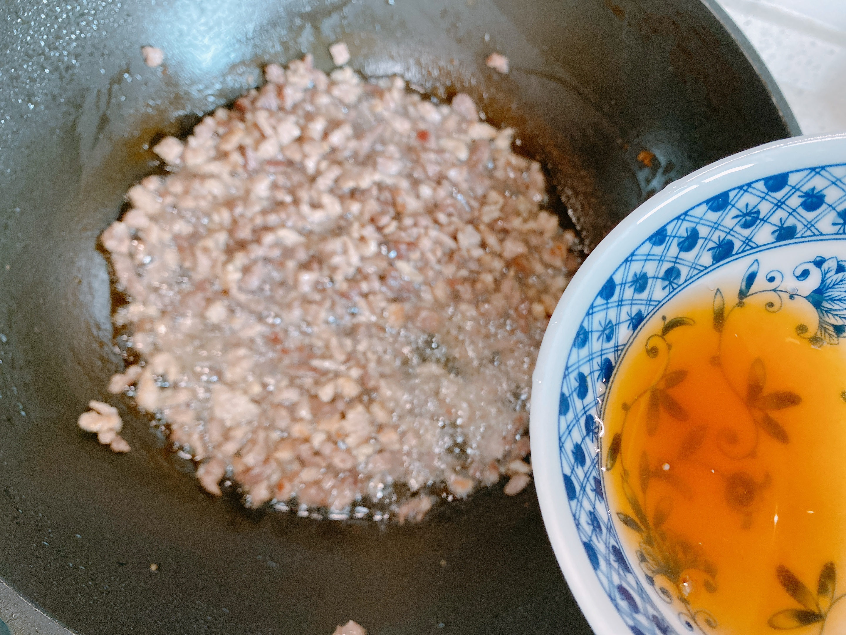 炸醬麵香不香，醬是關鍵，3種醬料不加一滴水，做法簡單醬香濃郁