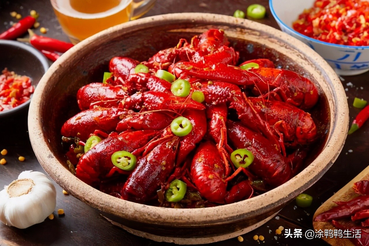 小龙虾再次出圈，价格大涨40%，上市后一路疯狂“夜宵之王”归来