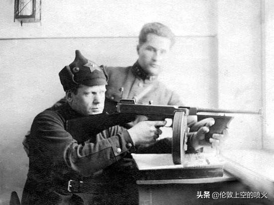 发生在波波沙之前的故事——苏联早期冲锋枪发展小史