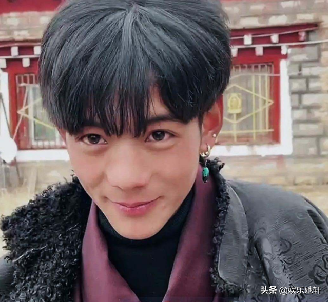 丁真连登热搜第一！被捧姿态很明显，一看生图