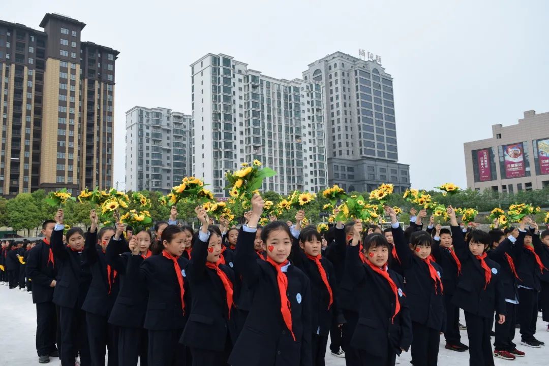 信阳高新区实验中学怎么样?田径运动会(图18)