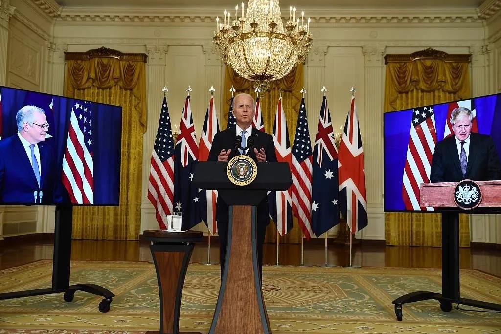 Ϊ�Կ��й�����Ӣ�Ĵ򿪺���ɢ�ġ��˶���ħ�С����ɷ�Եȷ��ƣ�