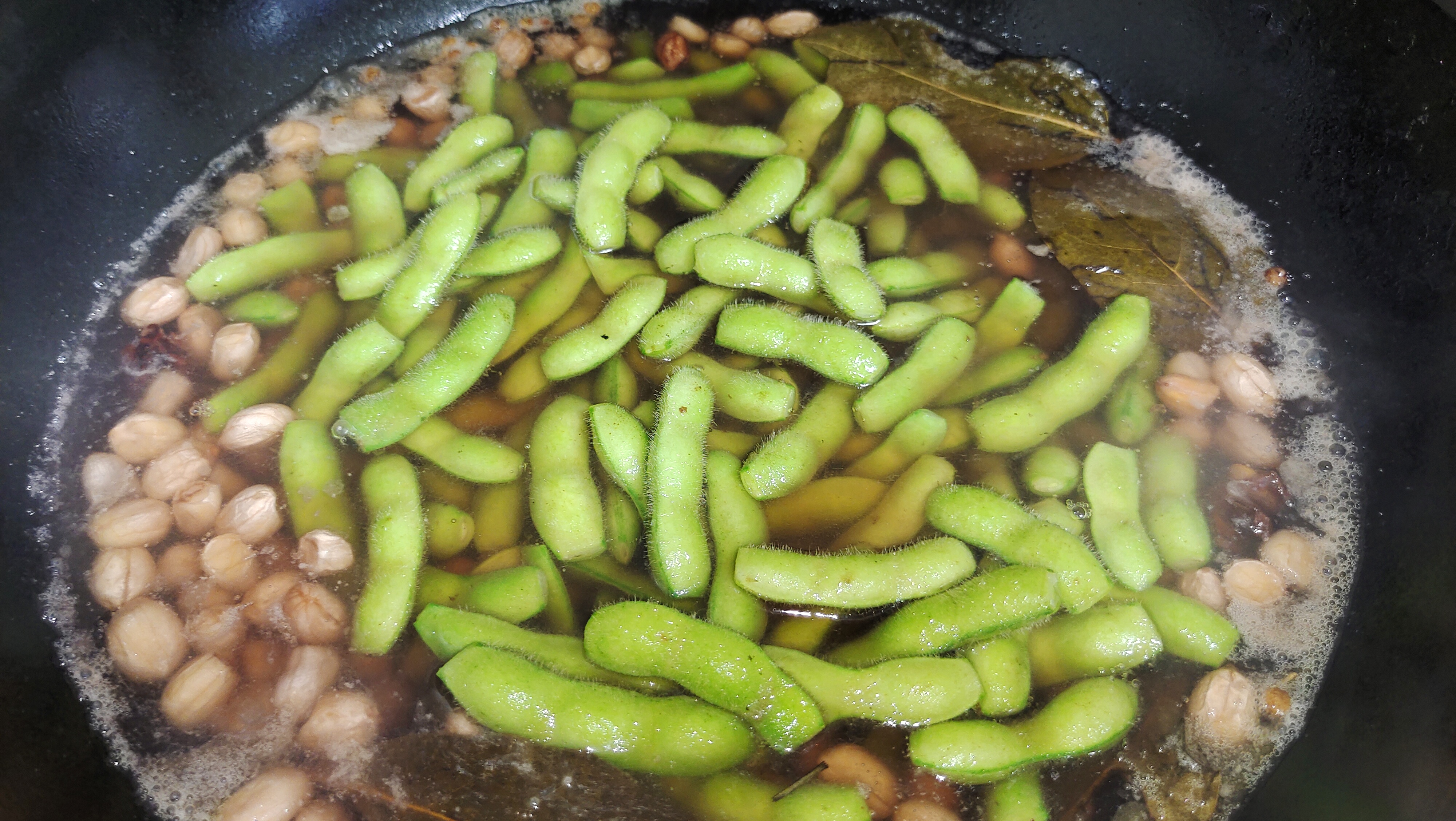 煮毛豆時，別直接下鍋煮，多加這1個小技巧，毛豆入味翠綠不發(fā)黃