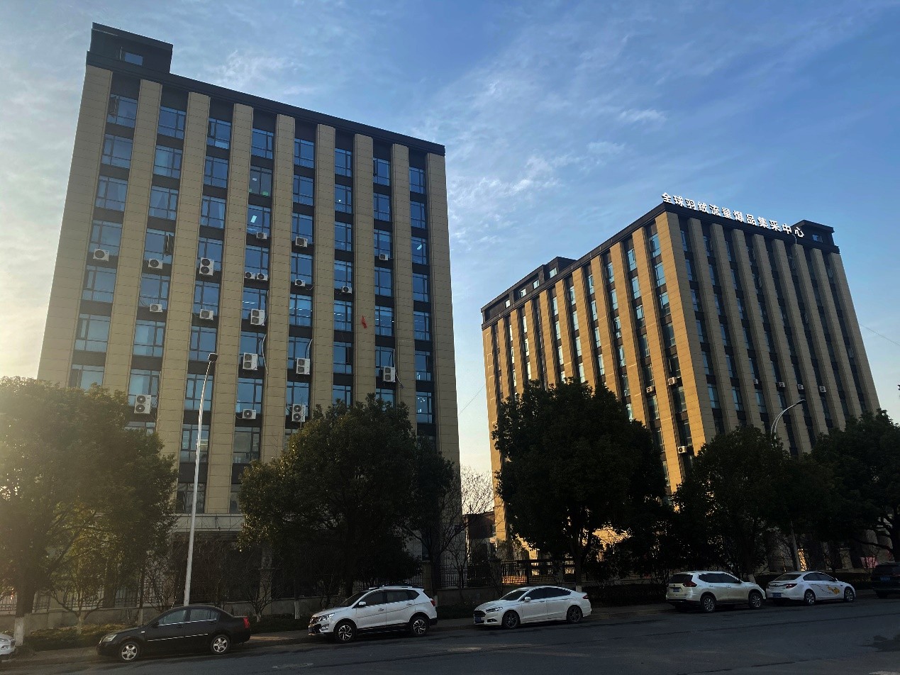 ZZ全球爆品羽絨集采中心，受實(shí)體店瘋狂追捧