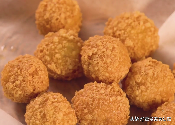 分享一款香炸豆腐丸子，外酥里嫩，好吃又解馋，家人爱吃的美食