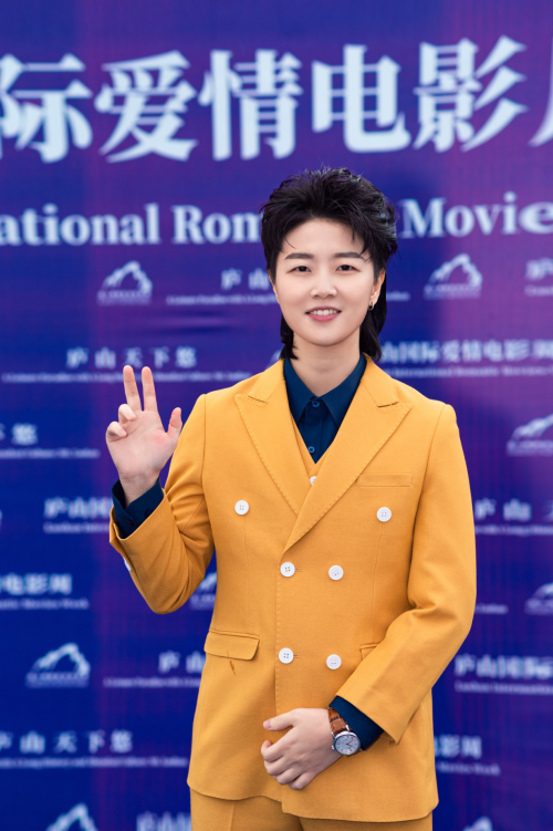 演员蒋胜男星光璀璨出席首届庐山国际爱情电影周