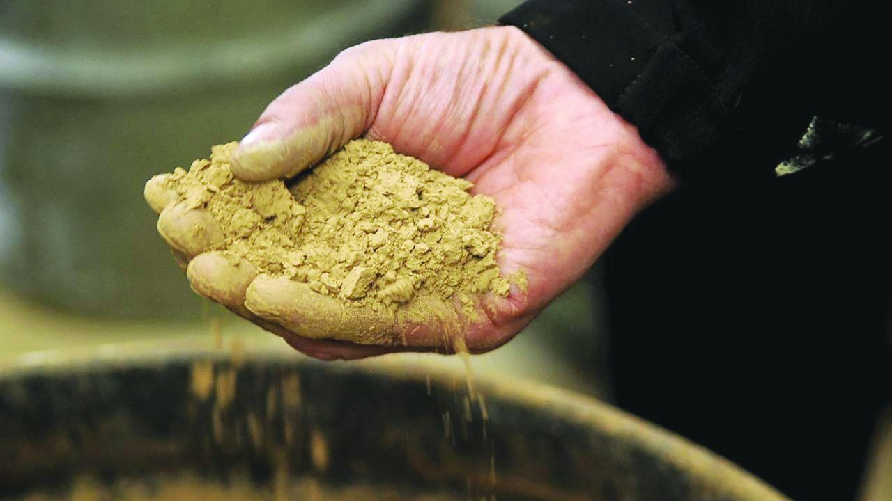 中国制裁美国军工，F-22战机接连报废，中国跑赢的几率有多大