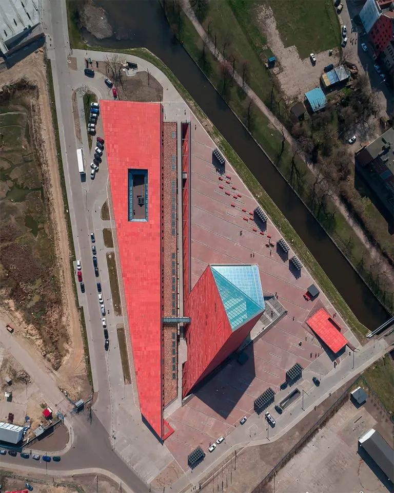 YDD·建筑 | 倾斜45度的建筑：波兰二战博物馆