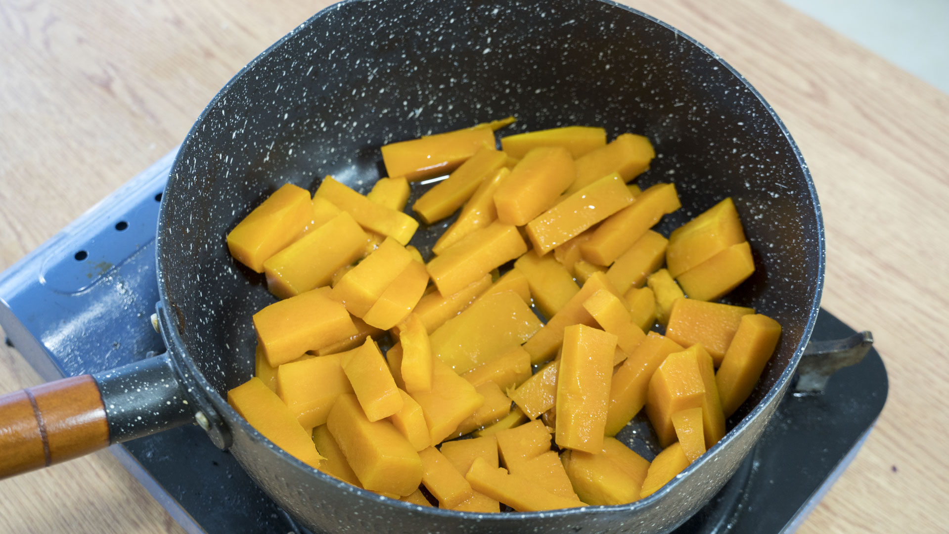 手工芋圓最快速的做法，1搓2揉，勁道Q彈，大人小孩都喜歡吃