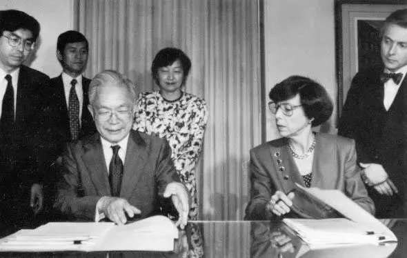 芯片简史：六场产业战争定江山