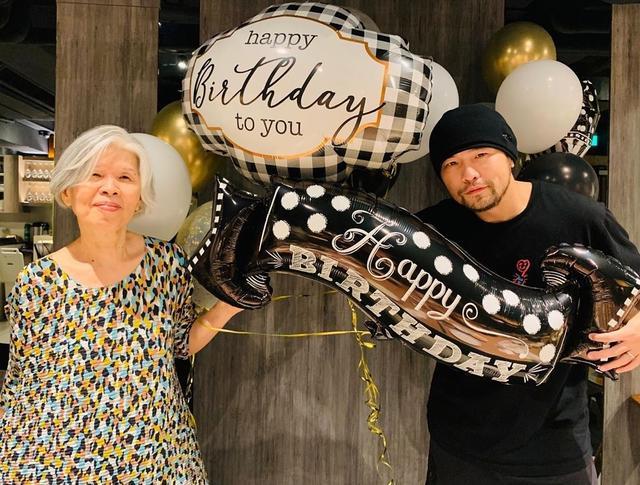 周杰伦深夜弹钢琴被指扰民，霸气回应：我家没邻居，谢谢