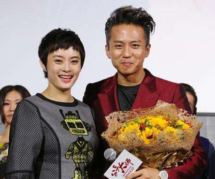 翻车了！邓超结婚纪念日秀恩爱引争议，孙俪的