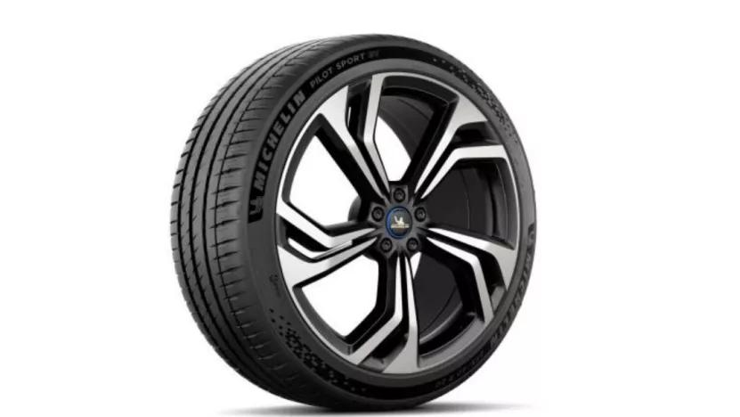 下代AMG C 63将搭载四缸机，米其林推出电动车运动胎