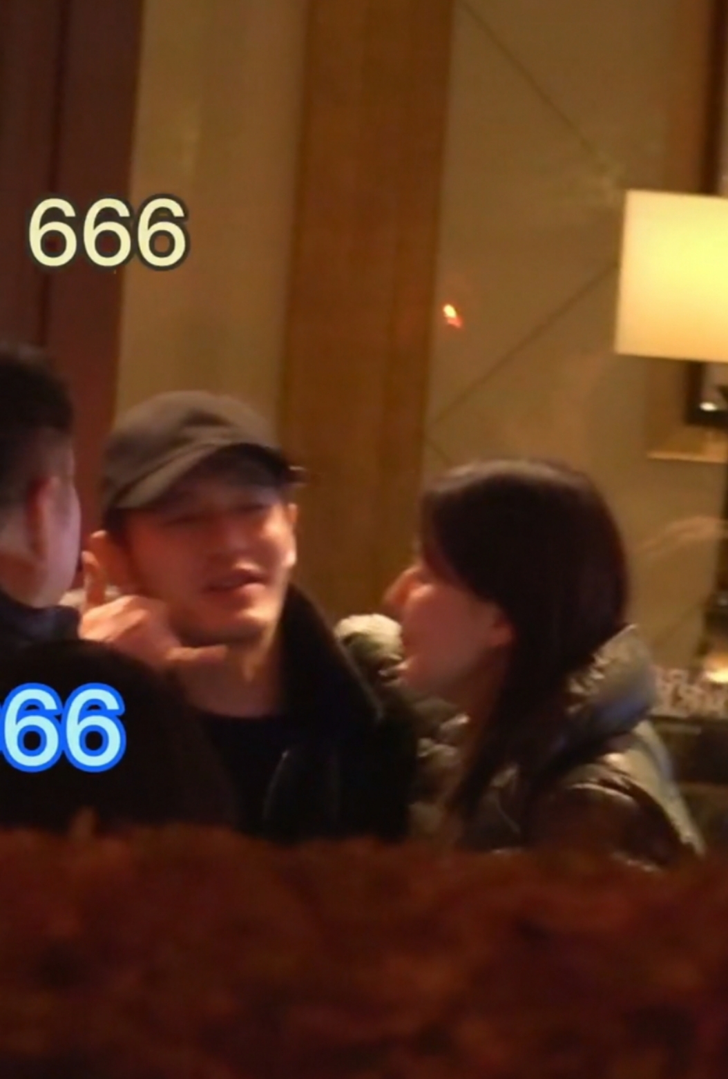 拥抱|黄晓明和美女拥抱引发热议