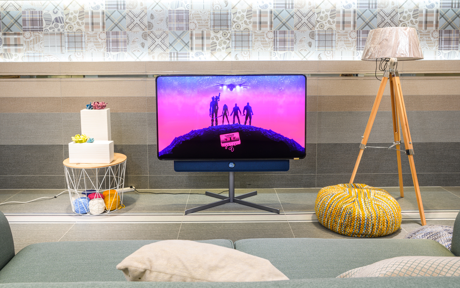 How long didn't you watch TV with family? Can rotate XESS of TV TCL · rotates Zhi Bing experiences