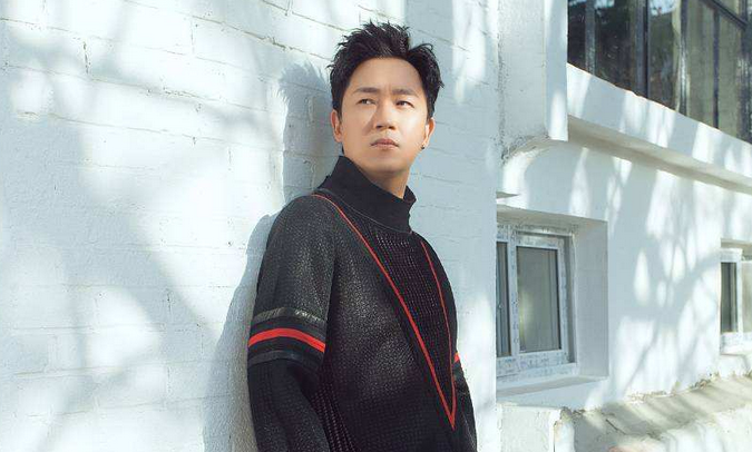 潘粤明画热趴熊猫，昨日帅气人设“崩塌”，网