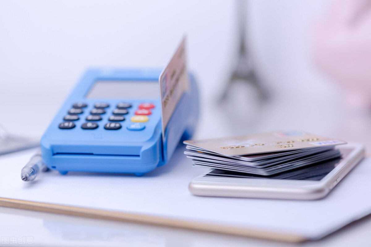 ​500万长期投资4大银行股票，靠分红能否维持基本生活？