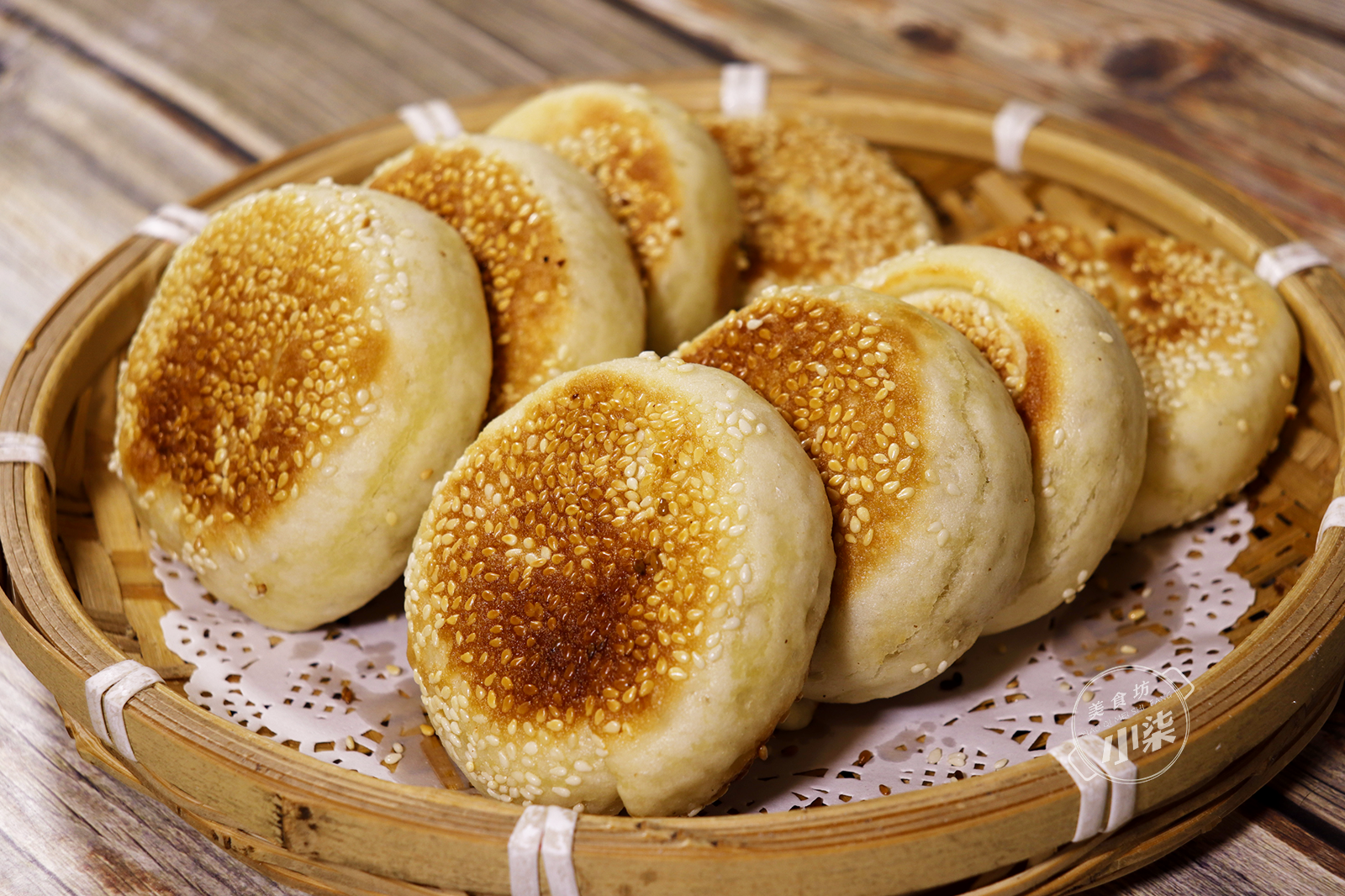 芝麻燒餅這樣做吃著才過癮，外皮酥軟層次多，好吃不上火，太香了