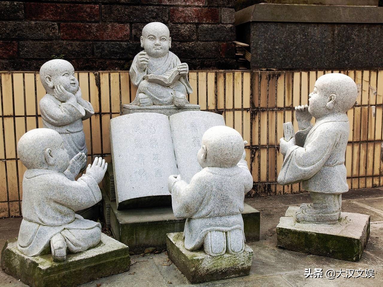 花心女星、打助理、假面组合、“啃妹”?在娱