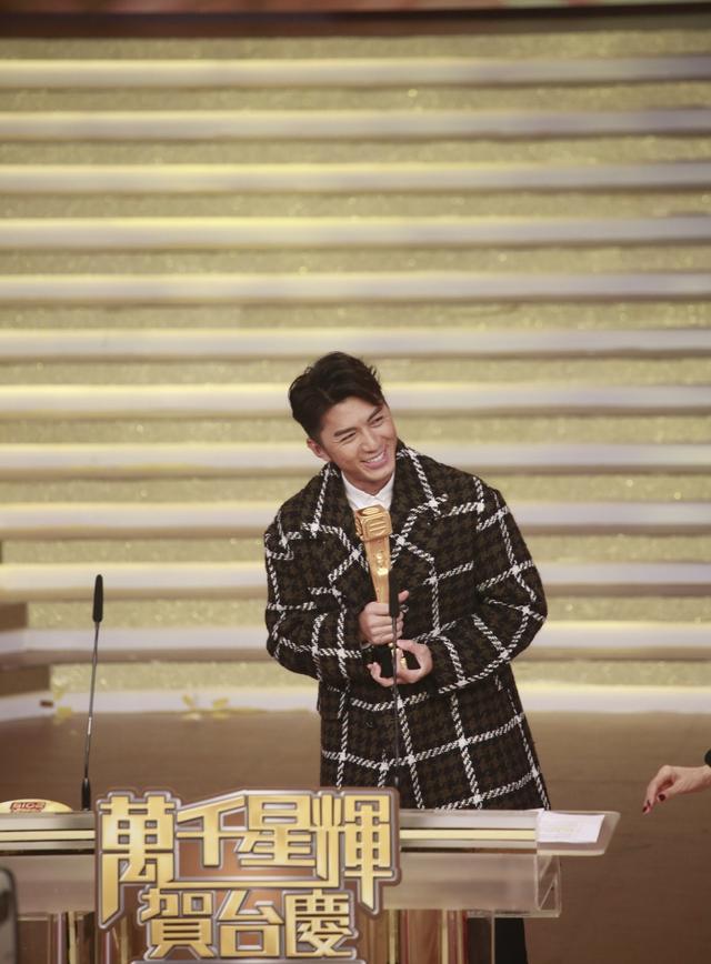 张卫健笑言未与TVB签约夺“视帝”机会小，不排除随时退出娱乐圈