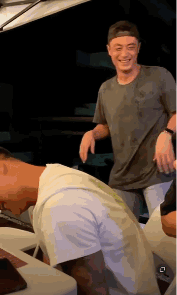 霍建华心如带女儿聚会，陈建州在现场拍余文乐意外曝光小海豚正面