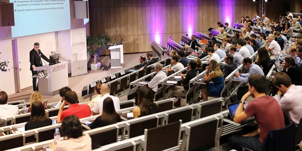 金融专业择校挑花眼？拥有CFA认证的法国高校盘点