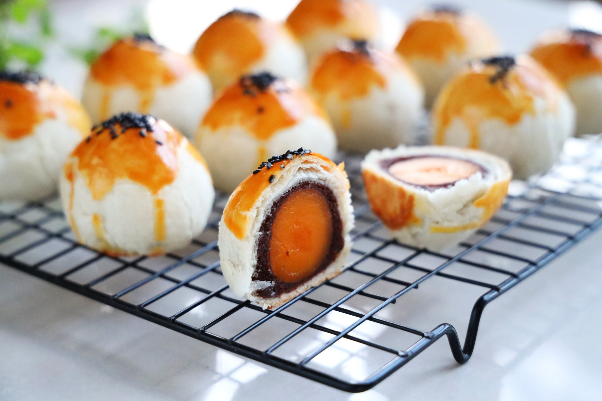 外面一个要8块钱，自己在家做好吃无添加，咬一口酥得掉渣，太香