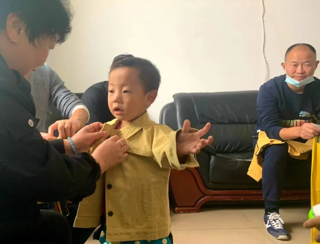 安顺：四岁小孩被救助前惊吓过度，急需社会帮助